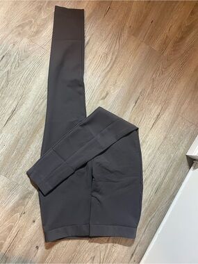 High-Rise Performance Leggings in Charcoal